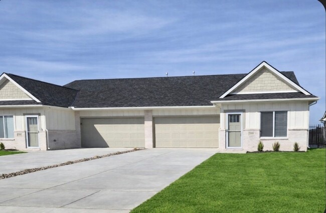 property at 2104 E Elk Rdg Ave