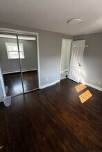 11 Nichols St in Danbury, CT - Building Photo - Building Photo