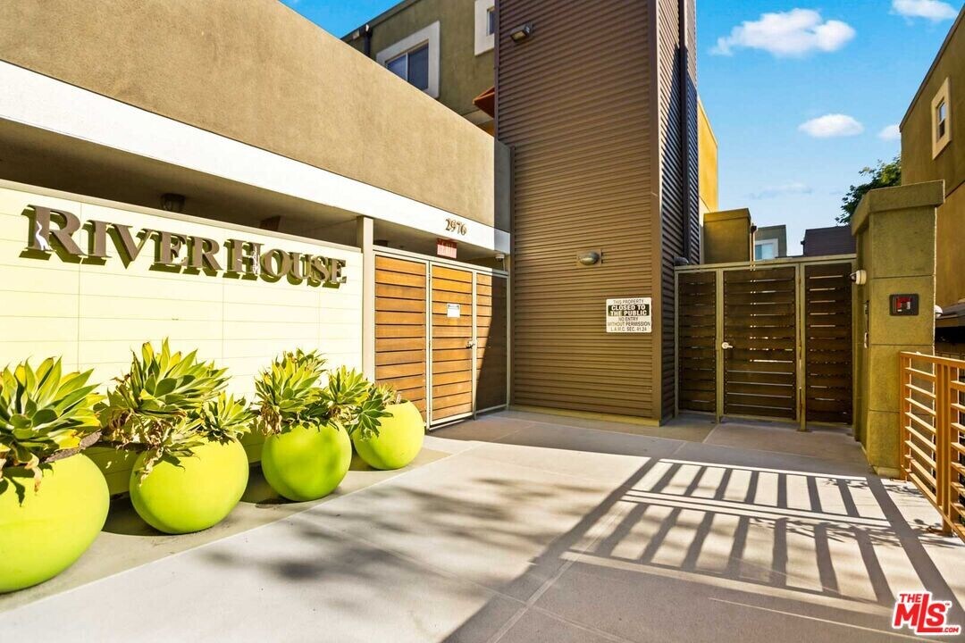 2970 Ripple Pl in Los Angeles, CA - Building Photo