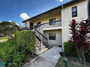 21218 Lago Cir in Boca Raton, FL - Building Photo - Building Photo