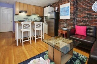 17 Grove St in Boston, MA - Building Photo - Building Photo