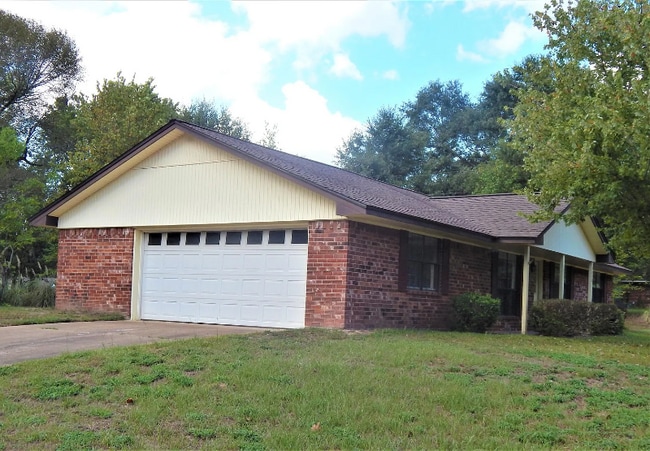 4028 Western Oak St in Nacogdoches, TX - Building Photo - Building Photo