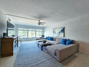6161 Gulf Winds Dr in St. Petersburg, FL - Building Photo - Building Photo
