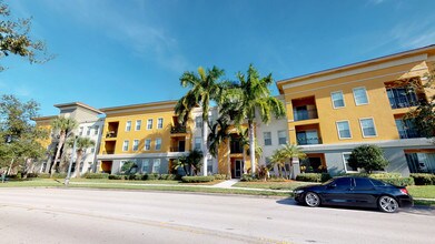 Terraces on the Square in Port St. Lucie, FL - Foto de edificio - Building Photo