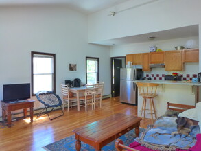 15 Shannon St, Unit 1 in Boston, MA - Building Photo - Building Photo