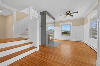 736 Sconticut Rd in Fairhaven, MA - Building Photo - Building Photo