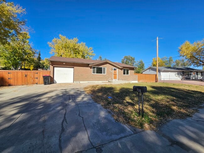 308 Loomis Ave in Colorado Springs, CO - Building Photo - Building Photo