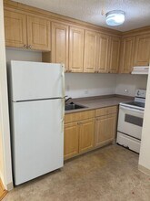 3103 Pualei Cir in Honolulu, HI - Building Photo - Building Photo