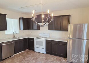 2116 Sebastiani Dr in Charlotte, NC - Building Photo - Building Photo