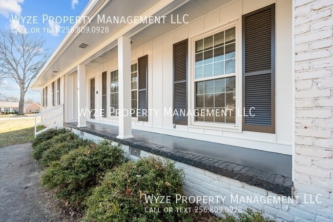 2209 Rothmore Dr SW in Huntsville, AL - Building Photo - Building Photo