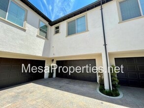3230 E Yountville Dr in Ontario, CA - Building Photo - Building Photo