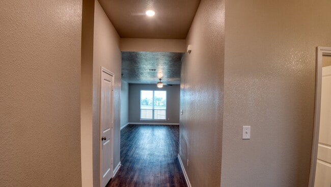 2200 John Ross Ct in Bryan, TX - Building Photo - Building Photo