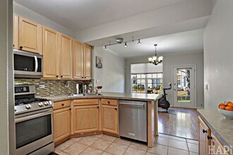 750 Dillon Ct in Grayslake, IL - Foto de edificio - Building Photo