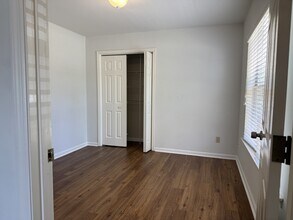 36 Country Walk Dr in Savannah, GA - Building Photo - Building Photo