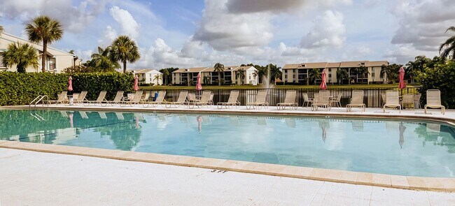 1105 Green Pine Blvd, Unit C1 in West Palm Beach, FL - Building Photo - Building Photo