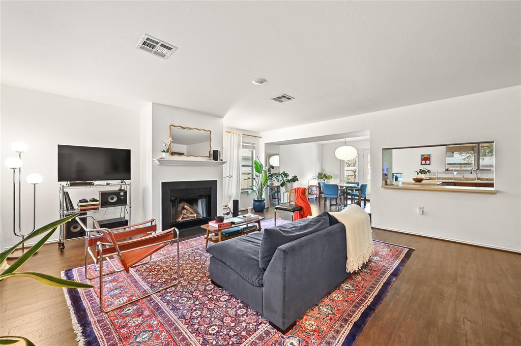 7521 Marble Crest Dr in Austin, TX - Foto de edificio