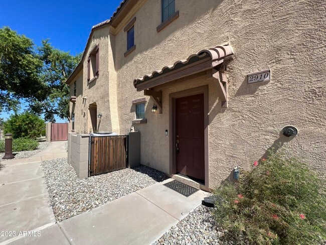 property at 2910 E Dunbar Dr