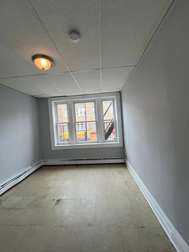 70 Martin Luther King Jr Dr, Unit 2 in Jersey City, NJ - Building Photo - Building Photo