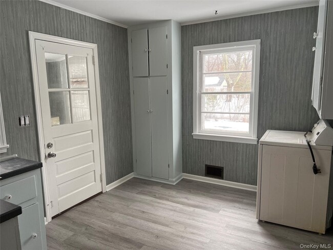 16 Vail Ave in East Quogue, NY - Building Photo - Building Photo