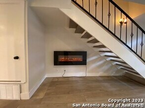 2811 Woodbury St in San Antonio, TX - Building Photo - Building Photo