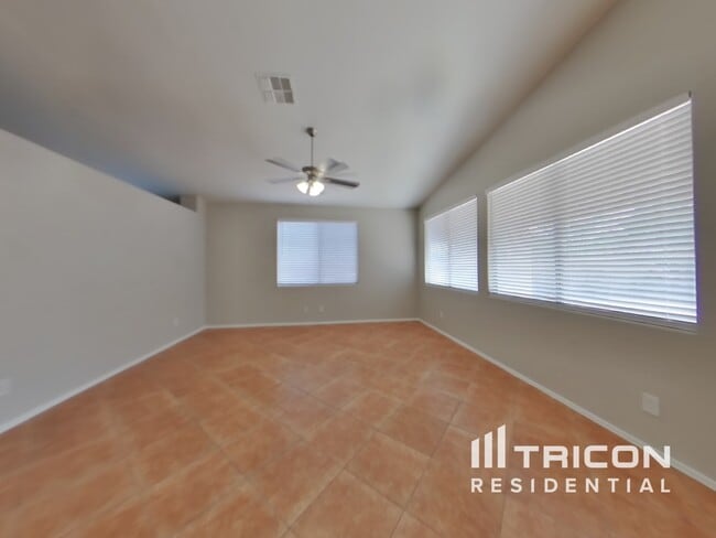 3223 S 73rd Dr in Phoenix, AZ - Building Photo - Building Photo