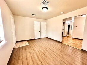 19 W Thatcher St in Edmond, OK - Building Photo - Building Photo