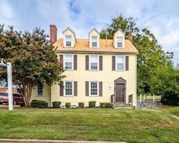 205 Garden St in Farmville, VA - Building Photo