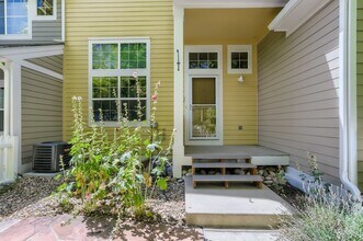 907 Snowberry St in Longmont, CO - Building Photo - Building Photo