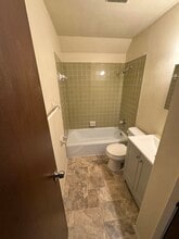 109 Lee Dr, Unit 3 in O'Fallon, IL - Building Photo - Building Photo