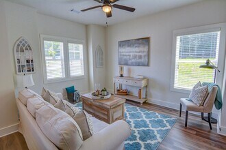 Oakwood Commons By Stella Homes in Gainesville, GA - Foto de edificio - Building Photo