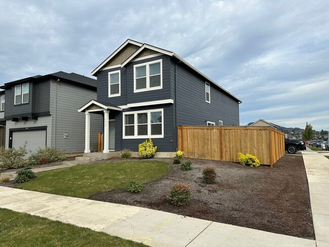 2696 26th Lp in Springfield, OR - Building Photo - Building Photo