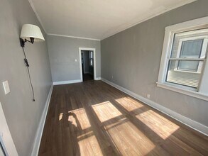 920 W Locust St in Davenport, IA - Building Photo - Building Photo