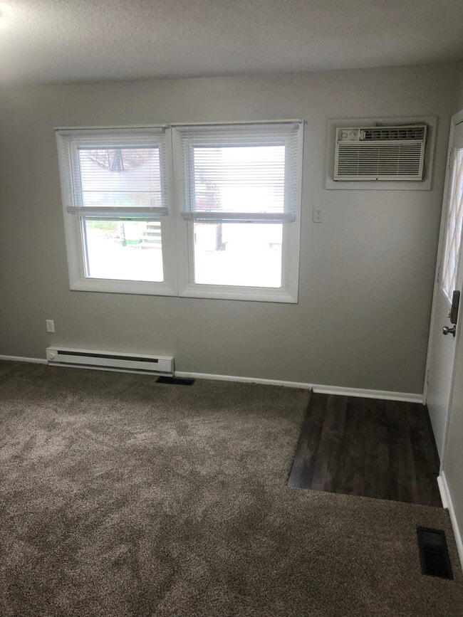 580 Maple St, Unit A in Fostoria, OH - Building Photo - Building Photo