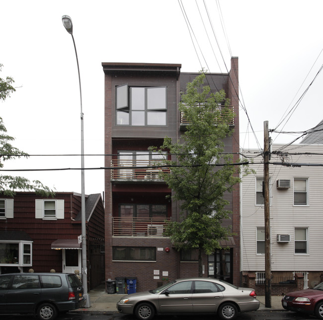 179 Jackson St in Brooklyn, NY - Building Photo - Building Photo