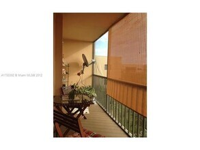 8015 SW 107th Ave in Miami, FL - Building Photo - Building Photo