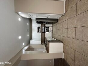 7113 S 7th Ln in Phoenix, AZ - Foto de edificio - Building Photo