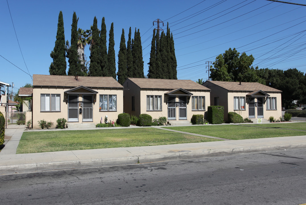 6021 Gifford Ave in Bell, CA - Building Photo