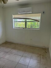 1340 NE 111th St, Unit 4 in Miami, FL - Building Photo - Building Photo