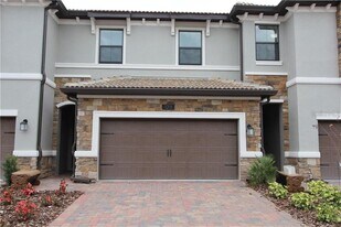 1211 Payne Stewart Dr in Davenport, FL - Building Photo