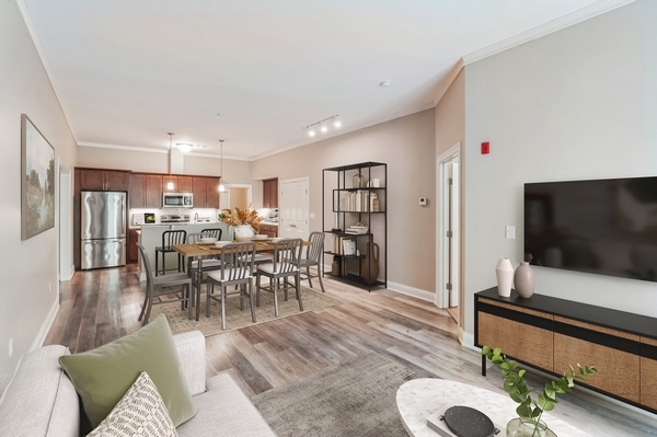 Highcroft Apartments in Weatogue, CT - Foto de edificio