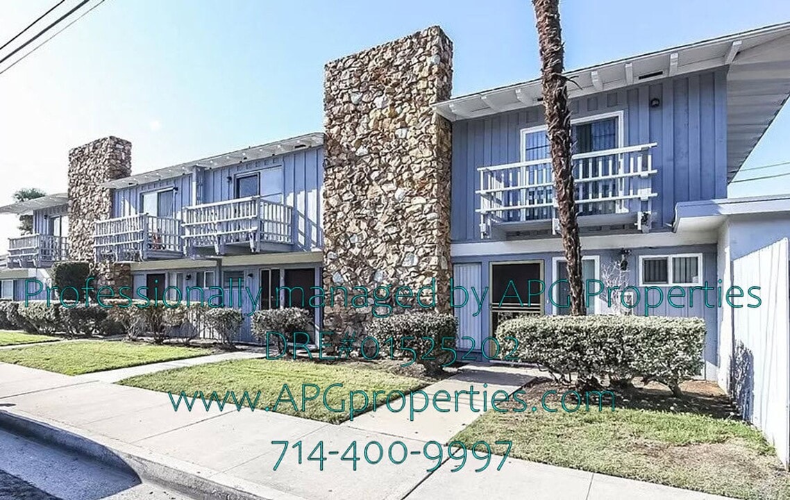 315 N Acacia Ave in Fullerton, CA - Building Photo