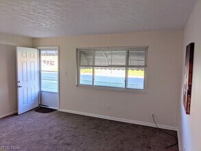 1592 Ridgewick Dr in Wickliffe, OH - Building Photo - Building Photo