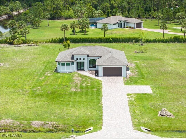 3911 Randall Blvd in Naples, FL - Building Photo - Building Photo