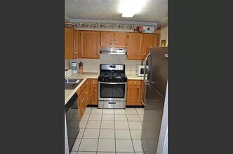 305 Autumn Leaf Way in Norcross, GA - Foto de edificio - Building Photo