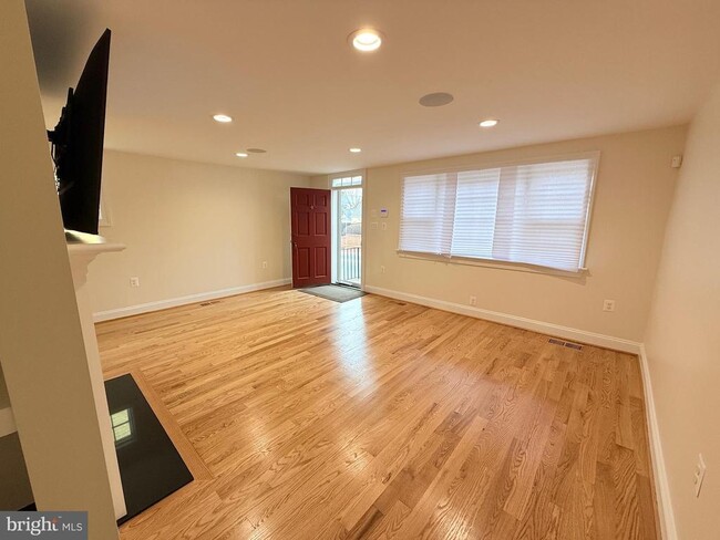 217 W.Market Street in Leesburg, VA - Building Photo - Building Photo