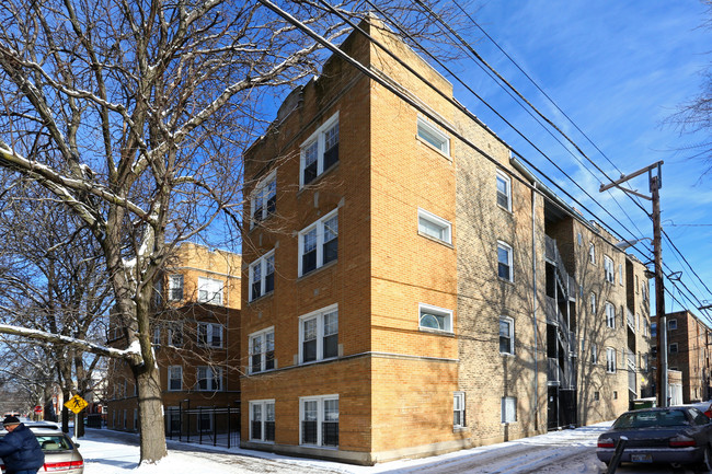 Chase-Paulina Apartments in Chicago, IL - Building Photo - Building Photo