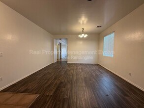 7337 W St Catherine Ave in Phoenix, AZ - Building Photo - Building Photo