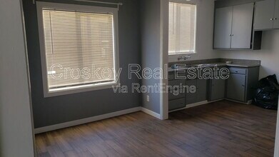 461 E 9th St in Pittsburg, CA - Building Photo - Building Photo