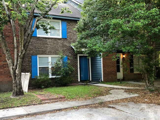 property at 34 Pointer Pl