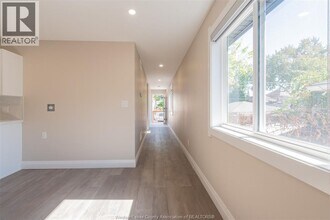 912 Hall Ave in Windsor, ON - Building Photo - Building Photo